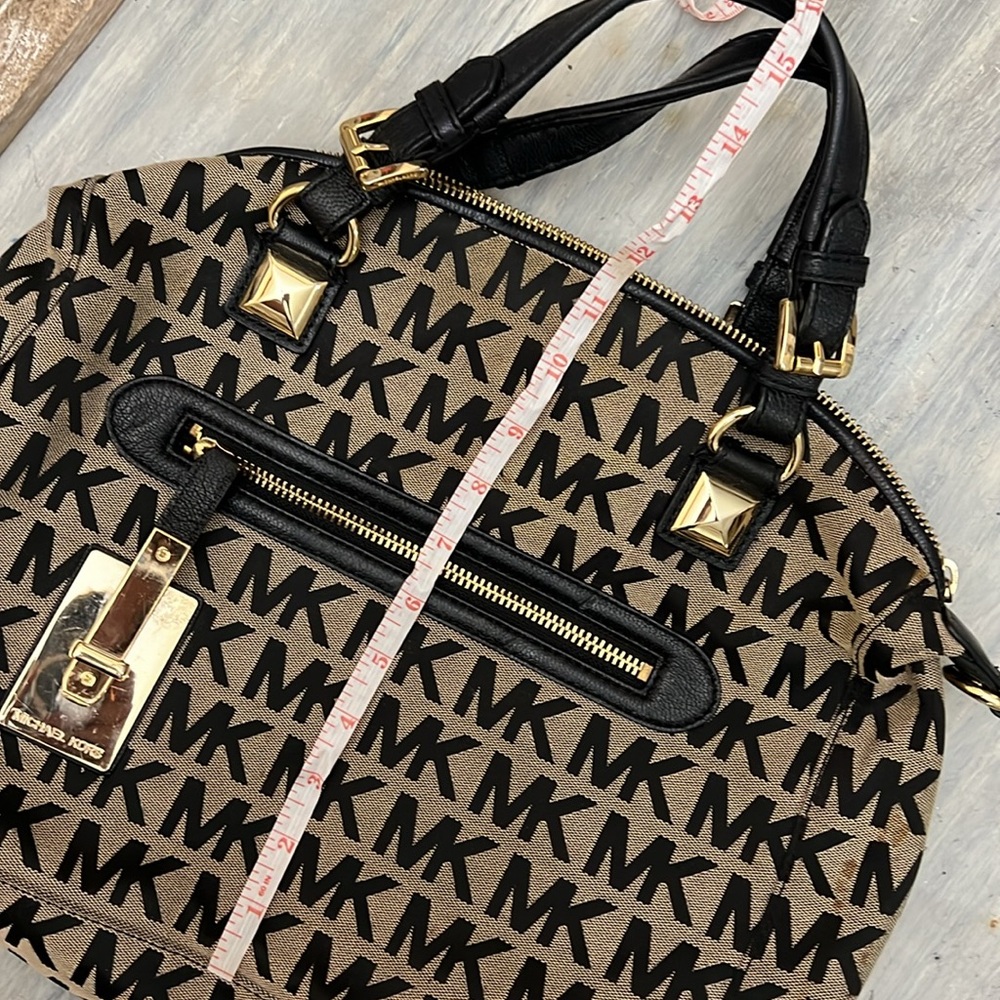 Michael Kors purse - Picture 7 of 10